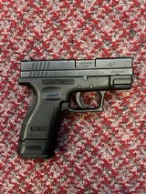 SPRINGFIELD ARMORY XD-40 SUB COMPACT .40 S&W - 1 of 2