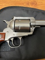 RUGER NEW MODEL SUPER BLACKHAWK .44 MAGNUM - 2 of 3