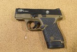 SMITH & WESSON M&P 40 SHIELD .40 S&W - 2 of 3