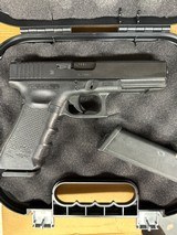 GLOCK G17 GEN 4 POLICE TRADE IN 9MM LUGER (9X19 PARA) - 1 of 3