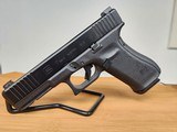 GLOCK 17 G17 GEN 5 9MM W/1 MAG (Police Trade-In) 9MM LUGER (9X19 PARA) - 1 of 3