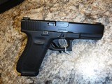 GLOCK 17 G17 GEN 5 9MM W/1 MAG (Police Trade-In) 9MM LUGER (9X19 PARA) - 3 of 3