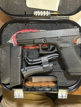 GLOCK 22 G22 GEN 4 .40 (Night Sights) POLICE TRADE IN .40 CALIBER - 2 of 3