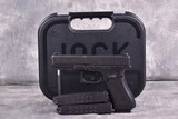 Glock G22Gen 4 .40 S&W - 1 of 3
