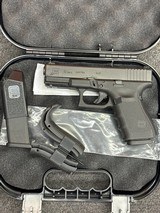 GLOCK 19 G19 Gen 4 (Police Trade In) 9MM LUGER (9X19 PARA) - 1 of 3