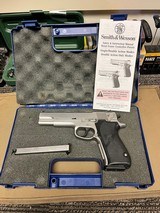 SMITH & WESSON 4506-1 .45 ACP - 1 of 3