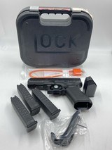 GLOCK G22 GEN5 .40 S&W - 1 of 3