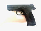 SMITH & WESSON M&P40 .40 S&W - 2 of 2