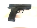 SMITH & WESSON M&P40 .40 S&W - 1 of 2