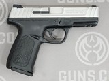 SMITH & WESSON SD40 VE .40 S&W - 2 of 3