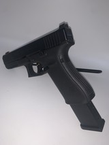 GLOCK 22gen5 .40 S&W - 2 of 3
