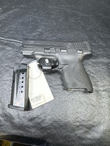 SMITH & WESSON M&P 9 sheild 9MM LUGER (9X19 PARA) - 1 of 3