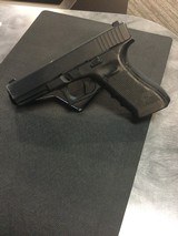 Glock G22Gen 4 .40 S&W - 2 of 3