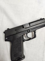 HECKLER & KOCH H&K USP .40 .40 S&W - 2 of 3