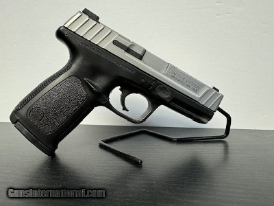 SMITH & WESSON SD40VE .40 S&W