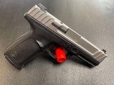 SMITH & WESSON SD40VE SDVE FULL SIZE .40 S&W - 1 of 3