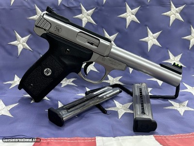 SMITH & WESSON SW22 VICTORY .22 LR