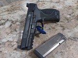SMITH & WESSON m&p 10 m2.0 10MM - 2 of 3
