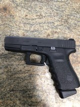 GLOCK 19
Gen 3 9MM LUGER (9X19 PARA) - 1 of 3