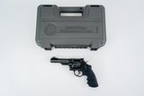 SMITH & WESSON 327 TRR8 PERFORMANCE CENTER .357 MAG - 1 of 2