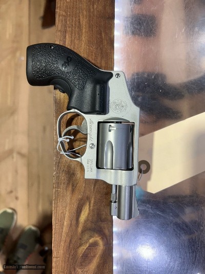 SMITH & WESSON 642 AIRWEIGHT CRIMSON TRACE LASERGRIPS .38 SPL +P