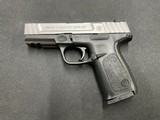 SMITH & WESSON SD40 VE .40 S&W - 1 of 3