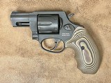 TAURUS 856 VZ CYCLONE GRIP .38 SPL - 2 of 3
