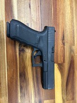 GLOCK
G22 GEN 4 .40 S&W - 1 of 3