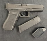 GLOCK G22 .40 S&W - 2 of 3