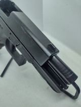 GLOCK G22 GEN 3 .40 S&W - 3 of 3