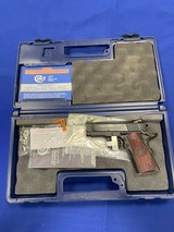 COLT 1911 DEFENDER .45 ACP - 1 of 3