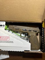 SMITH & WESSON M&P9 2.0 FDE 9MM LUGER (9X19 PARA) - 1 of 3