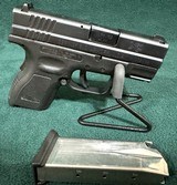 SPRINGFIELD ARMORY XD40 SUB-COMPACT .40 S&W - 1 of 3