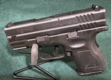 SPRINGFIELD ARMORY XD40 SUB-COMPACT .40 S&W - 2 of 3