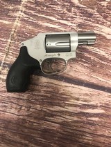 SMITH & WESSON Airweight 642-1 .38 SPL - 1 of 3