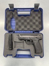 SMITH & WESSON M&P 40 .40 S&W - 1 of 3