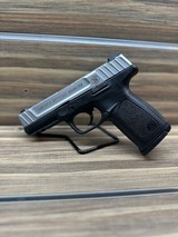 SMITH & WESSON SD40 VE .40 S&W - 2 of 3
