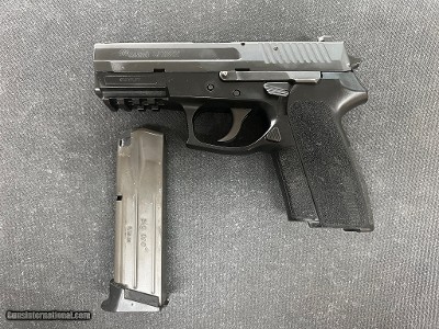 SIG SAUER SP2022 9MM LUGER (9x19 PARA)