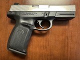 SMITH & WESSON SW40VE .40 S&W - 1 of 3