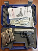 SMITH & WESSON SW40VE .40 S&W - 3 of 3