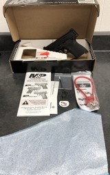 SMITH & WESSON M&P9 SHIELD M2.0 CT 9MM LUGER (9x19 PARA) - 1 of 3