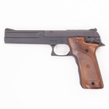 SMITH & WESSON 422 .22 LR - 1 of 2