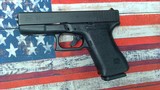 GLOCK 23 gen 2 .40 S&W - 2 of 3
