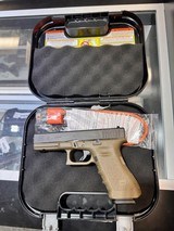 GLOCK G22 GEN 3 .40 S&W - 1 of 3