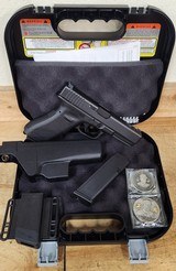 Glock 17 Gen 3 9MM LUGER (9X19 PARA) - 2 of 3