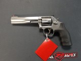 SMITH & WESSON 686 .357 MAG - 1 of 3