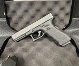 Glock 17 Gen 3 9MM LUGER (9X19 PARA) - 1 of 3