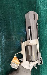 TAURUS RAGING HUNTER 460 .460 S&W MAGNUM - 2 of 3