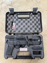 SMITH & WESSON M&P 2.0 .40 S&W - 1 of 3