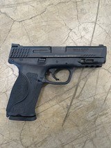 SMITH & WESSON M&P 2.0 .40 S&W - 2 of 3